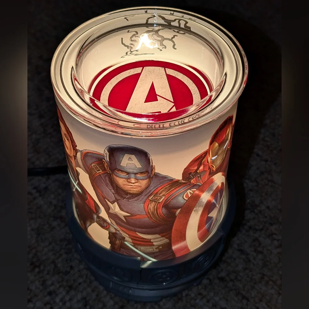 NIB Scentsy Marvel Captain America Avengers Electric Candle Warmer Iron Man